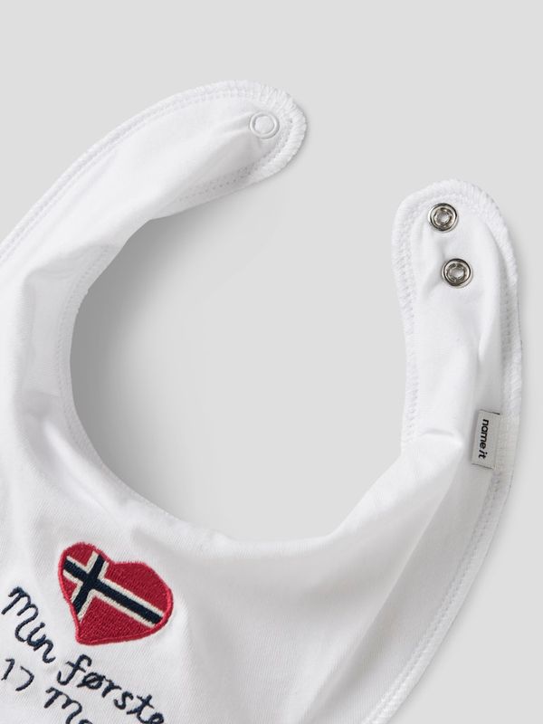 Name It Tut siklesmekke min første 17 mai